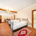 Barbakan Hotel 3*