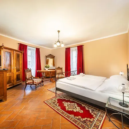 Barbakan Szálloda 3*