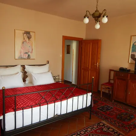 Barbakan Szálloda 3*